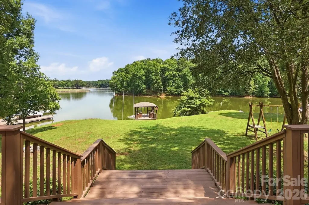 204 Bay Shore Drive Belmont NC 28012