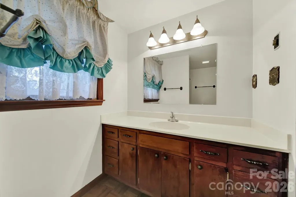 5913 Tom Query Road Charlotte NC 28213