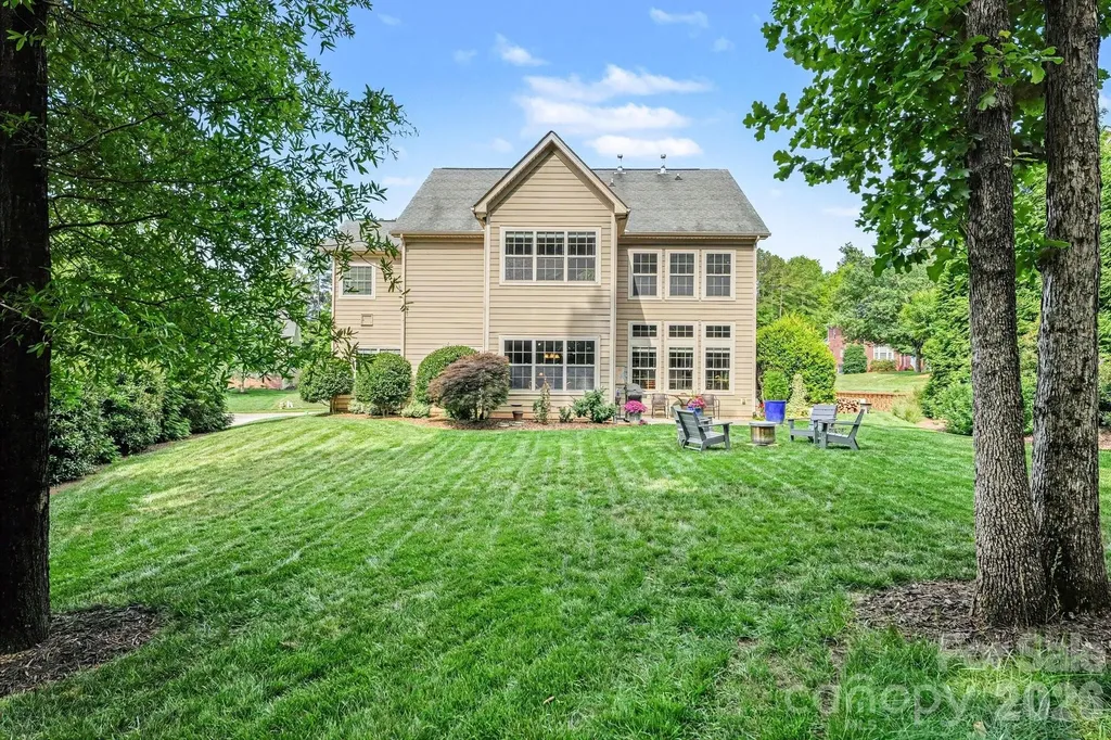 125 Lakeshore Hills Drive Mooresville NC 28117