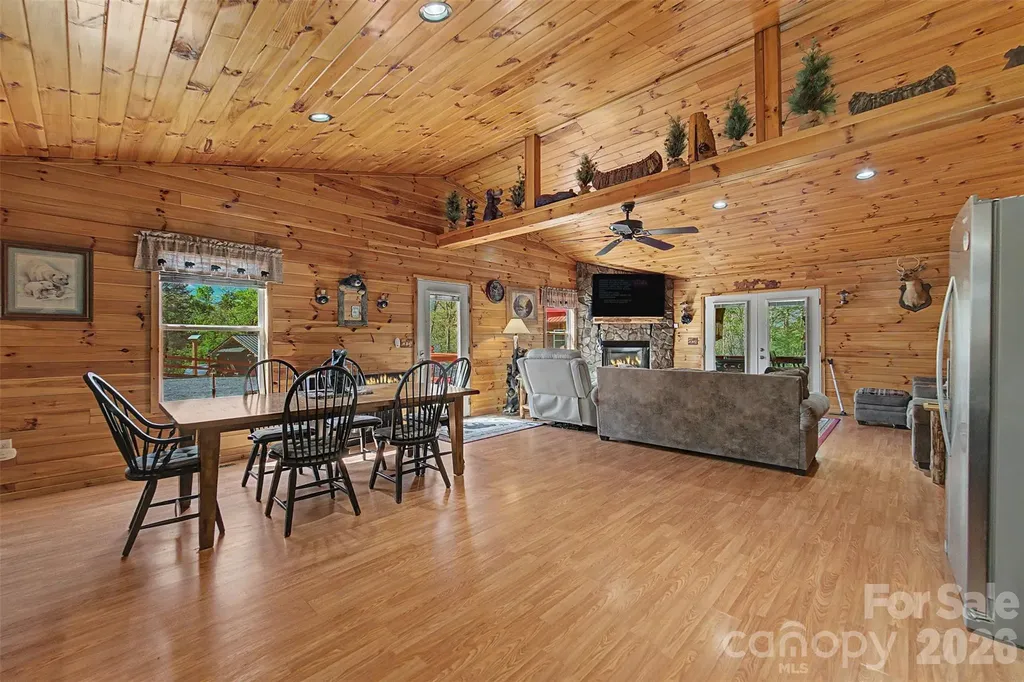 30 Sleepy Bear Ridge Whittier NC 28789