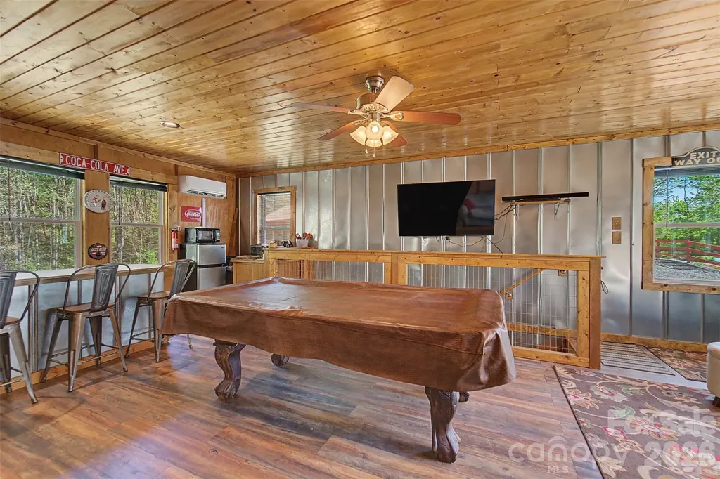30 Sleepy Bear Ridge Whittier NC 28789
