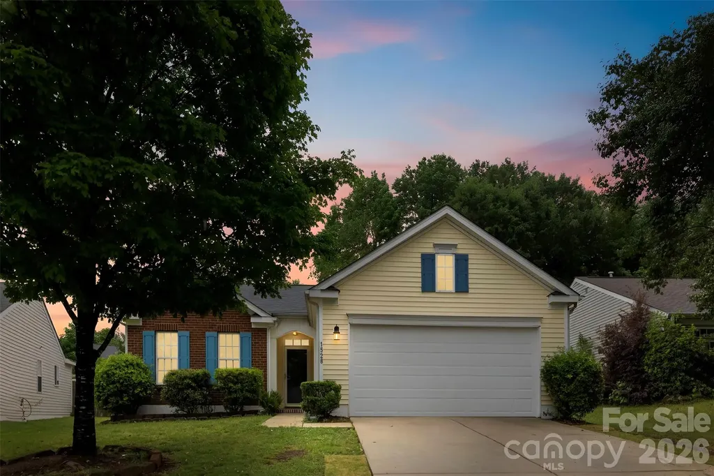1528 Oakdale Green Drive Charlotte NC 28216