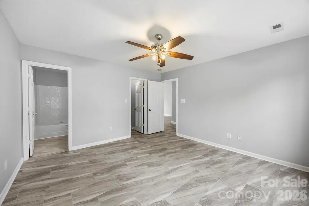 1528 Oakdale Green Drive Charlotte NC 28216