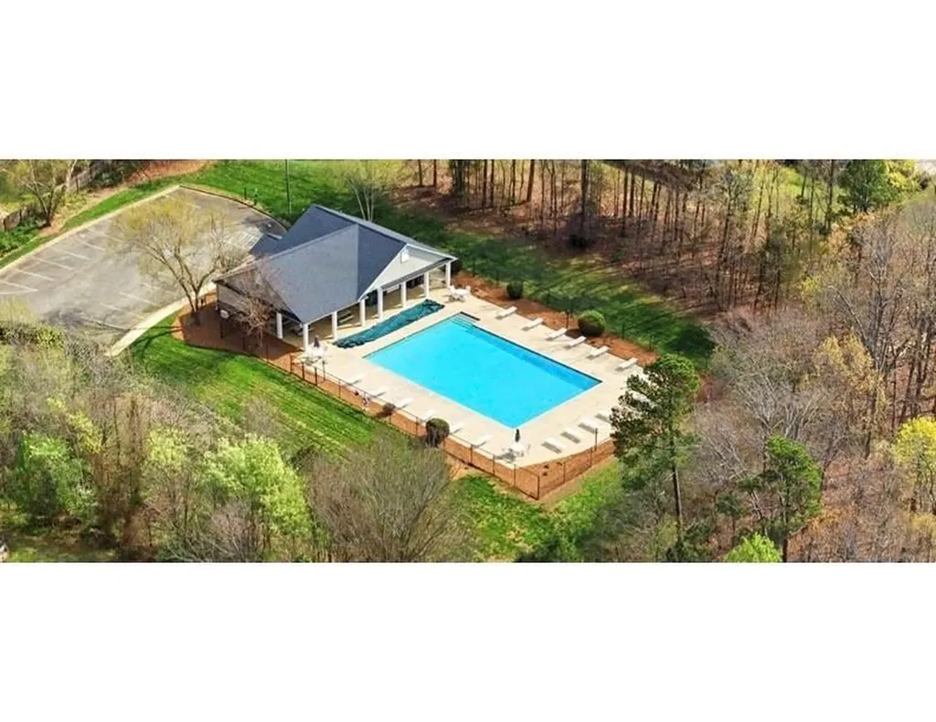 1528 Oakdale Green Drive Charlotte NC 28216