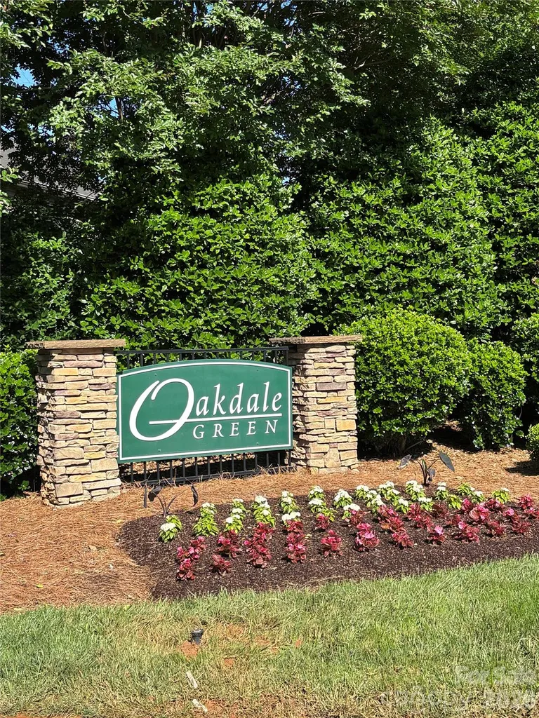 1528 Oakdale Green Drive Charlotte NC 28216