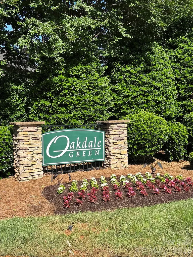 1528 Oakdale Green Drive Charlotte NC 28216