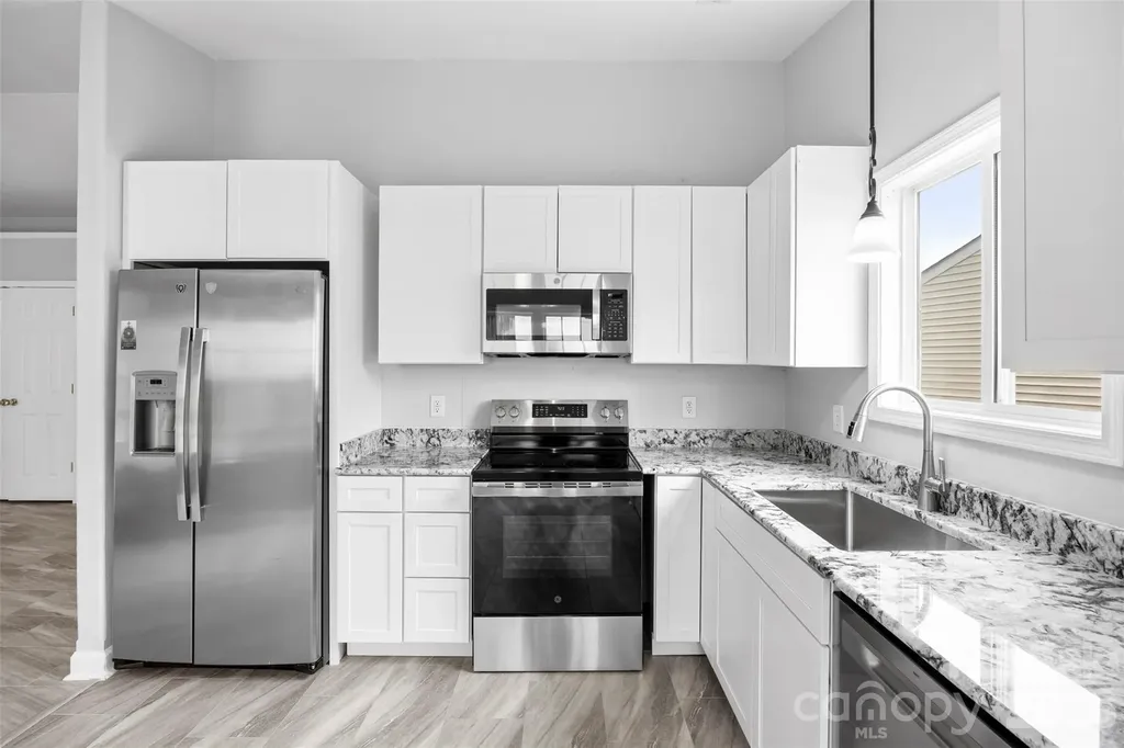1528 Oakdale Green Drive Charlotte NC 28216