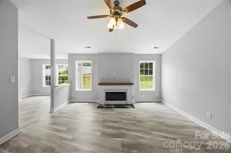 1528 Oakdale Green Drive Charlotte NC 28216