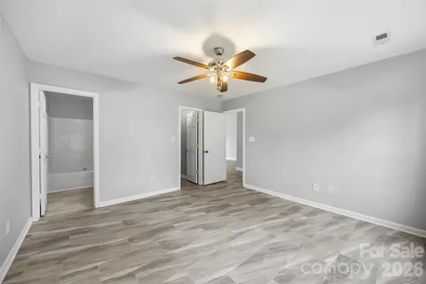 1528 Oakdale Green Drive Charlotte NC 28216