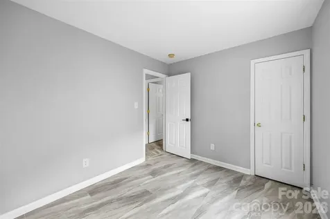1528 Oakdale Green Drive Charlotte NC 28216