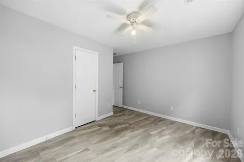 1528 Oakdale Green Drive Charlotte NC 28216