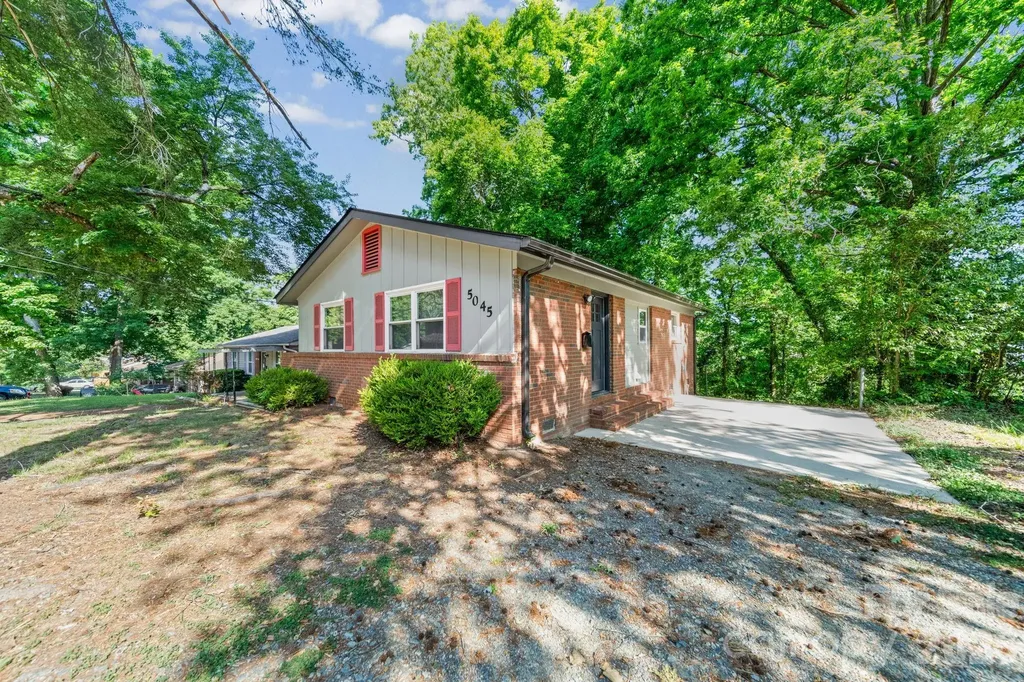 5045 Curtiswood Drive Charlotte NC 28213