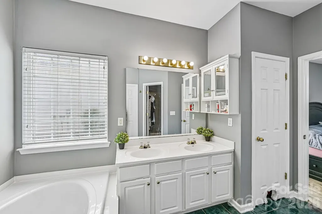 5755 Cambridge Bay Drive Charlotte NC 28269