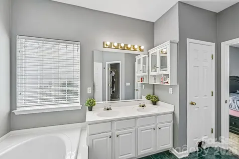 5755 Cambridge Bay Drive Charlotte NC 28269