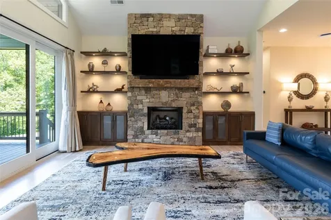 44 Woodland Aster Way Asheville NC 28804