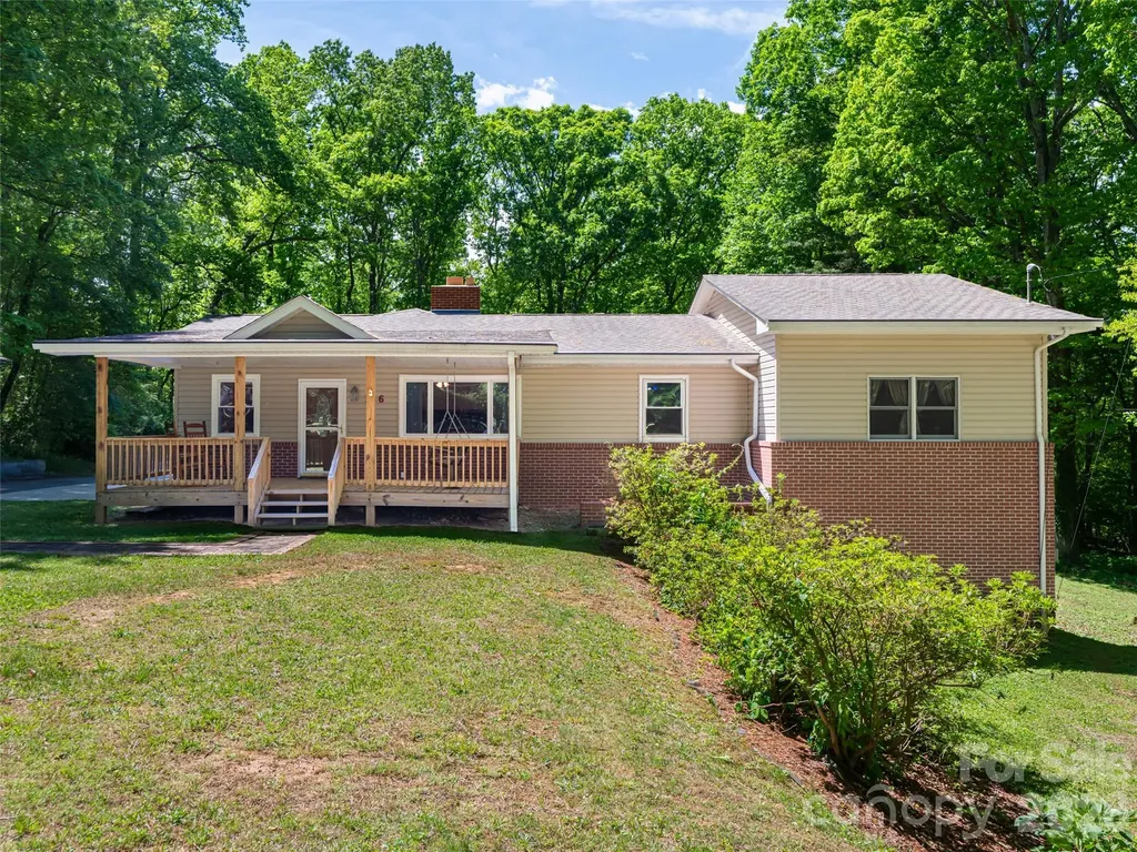 146 Fairmont Road Candler NC 28715