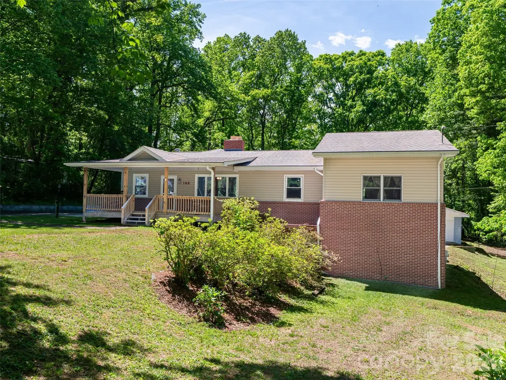 146 Fairmont Road Candler NC 28715