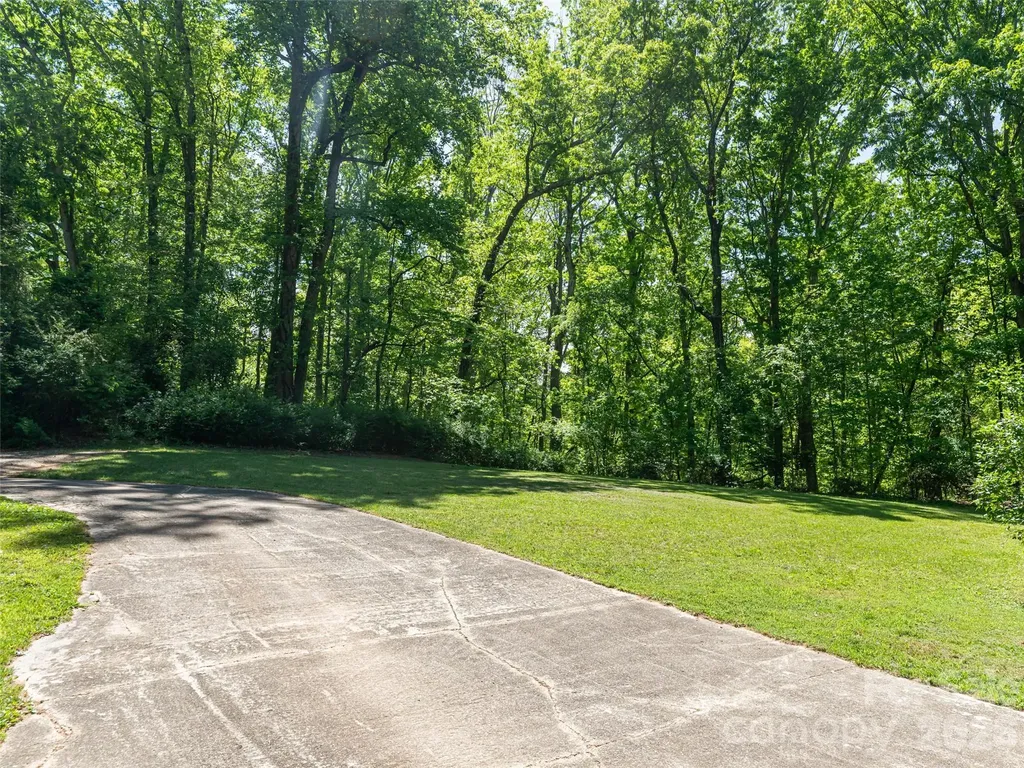 146 Fairmont Road Candler NC 28715
