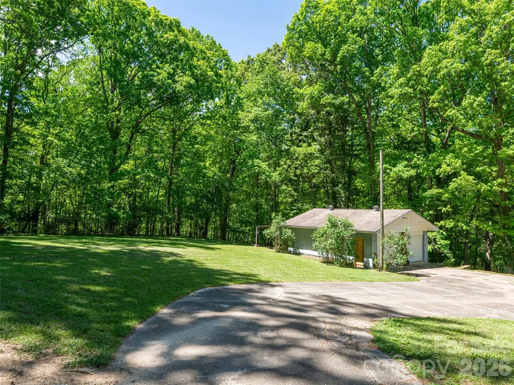 146 Fairmont Road Candler NC 28715