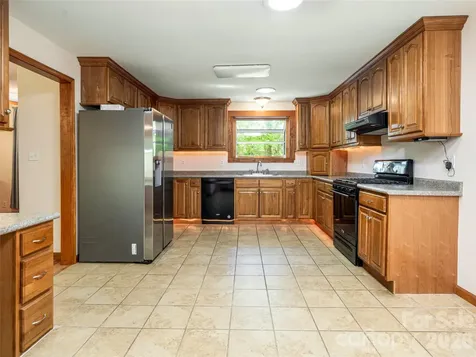 146 Fairmont Road Candler NC 28715