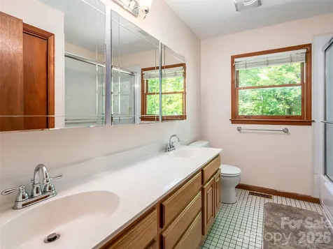 146 Fairmont Road Candler NC 28715