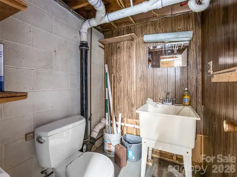 146 Fairmont Road Candler NC 28715