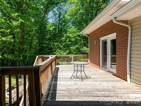 146 Fairmont Road Candler NC 28715