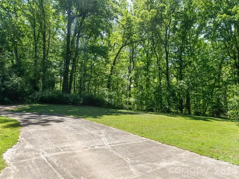 146 Fairmont Road Candler NC 28715