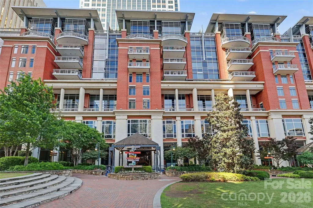 435 S Tryon Street Charlotte NC 28202
