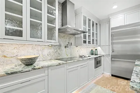 435 S Tryon Street Charlotte NC 28202