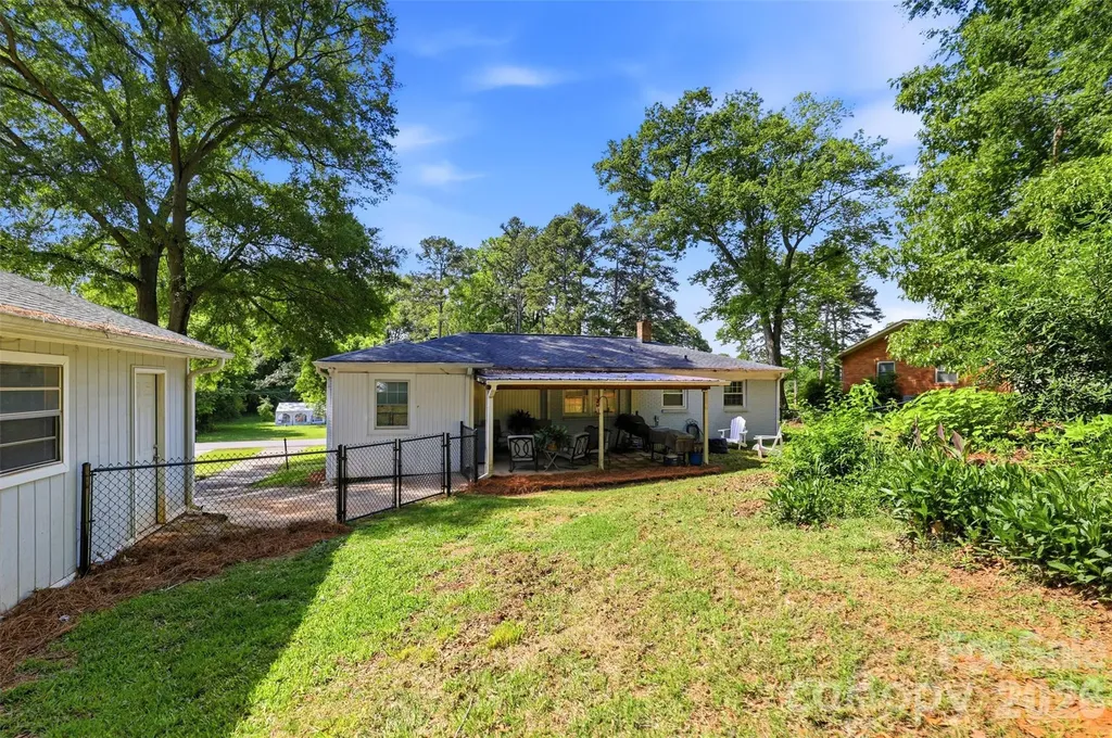6607 Elmwood Circle Charlotte NC 28214