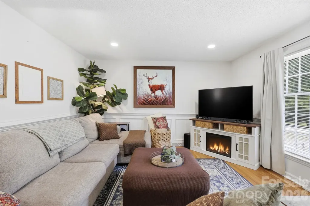 6607 Elmwood Circle Charlotte NC 28214