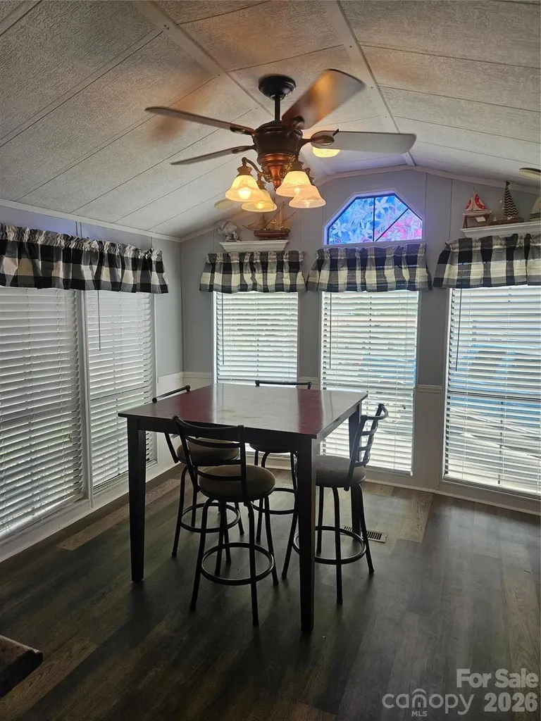 157 Dogwood Circle New London NC 28127