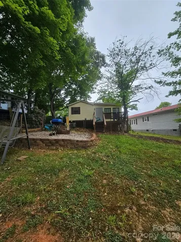 157 Dogwood Circle New London NC 28127