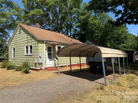 704 N Miller Avenue Statesville NC 28677