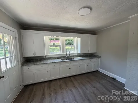 704 N Miller Avenue Statesville NC 28677