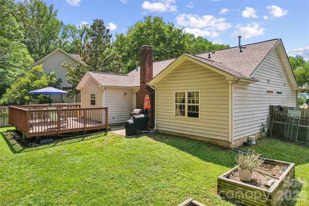 13221 Crooked Pine Court Charlotte NC 28215