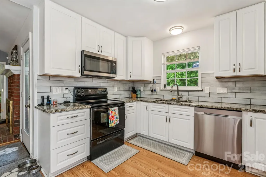 13221 Crooked Pine Court Charlotte NC 28215