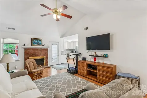 13221 Crooked Pine Court Charlotte NC 28215