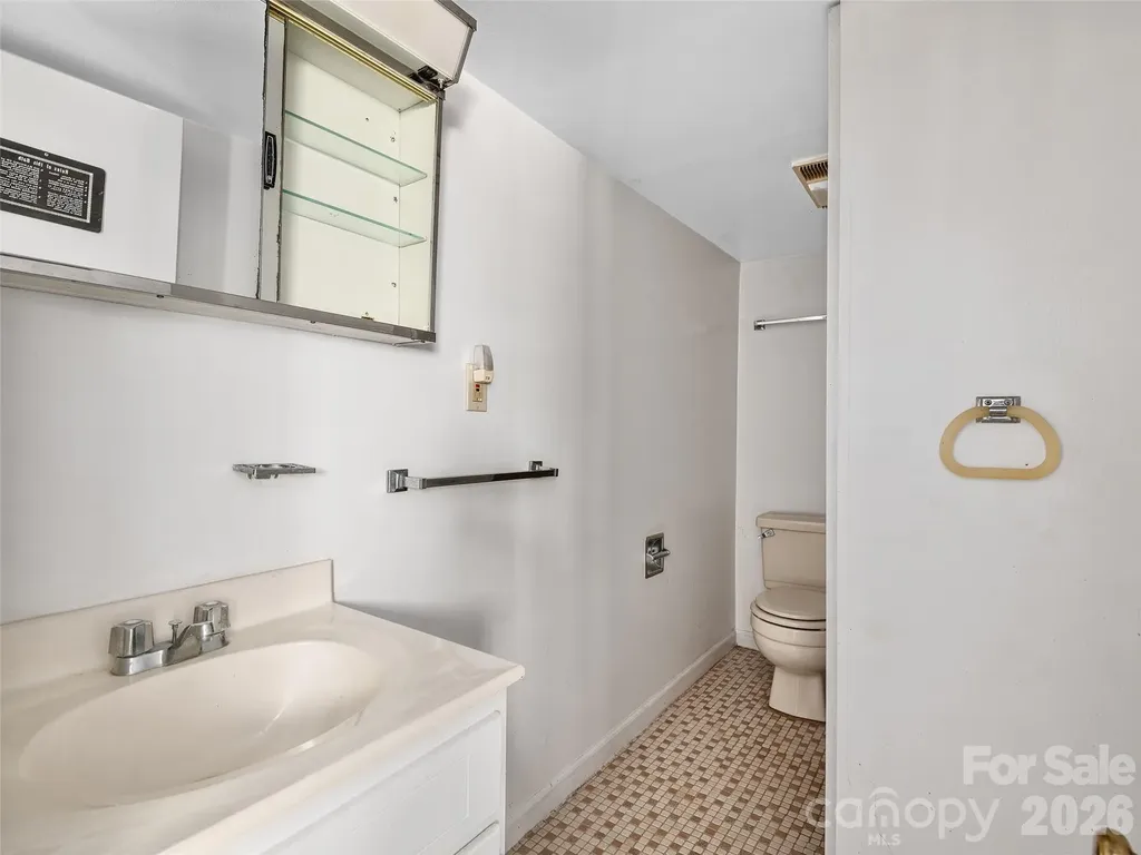 185 Indian Springs Road Clyde NC 28721