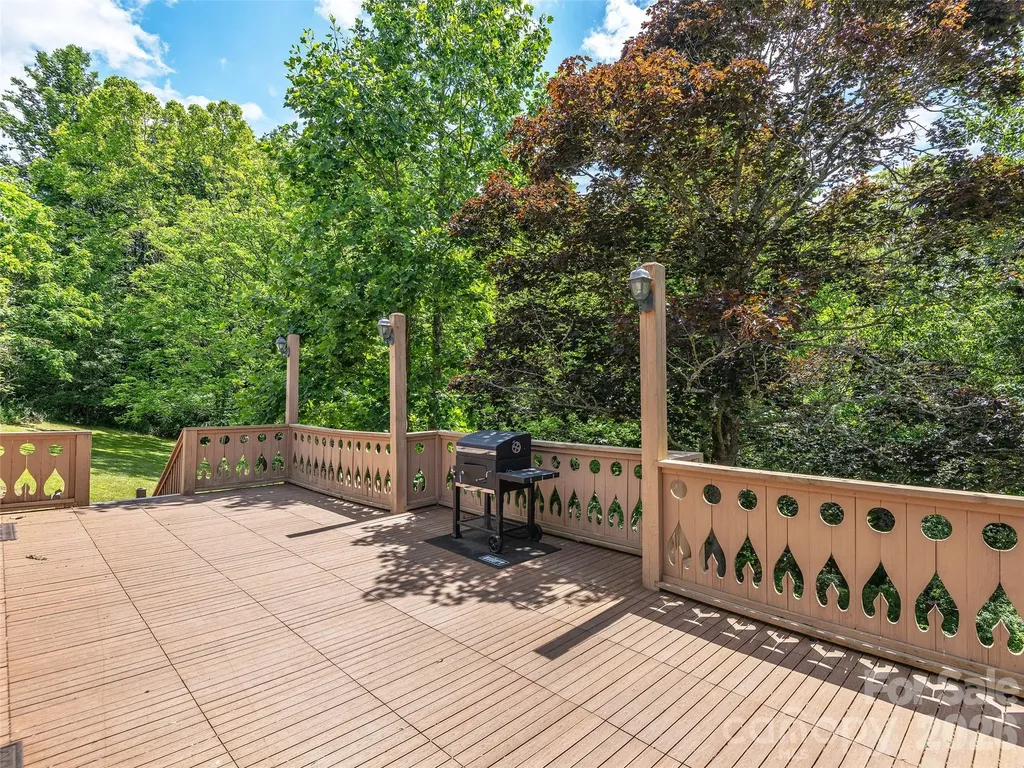 185 Indian Springs Road Clyde NC 28721