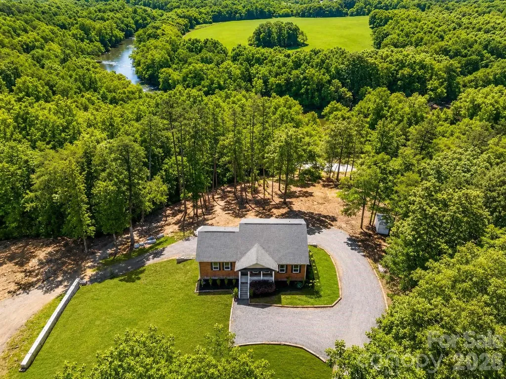 6151 Settlers Trail Stanfield NC 28163