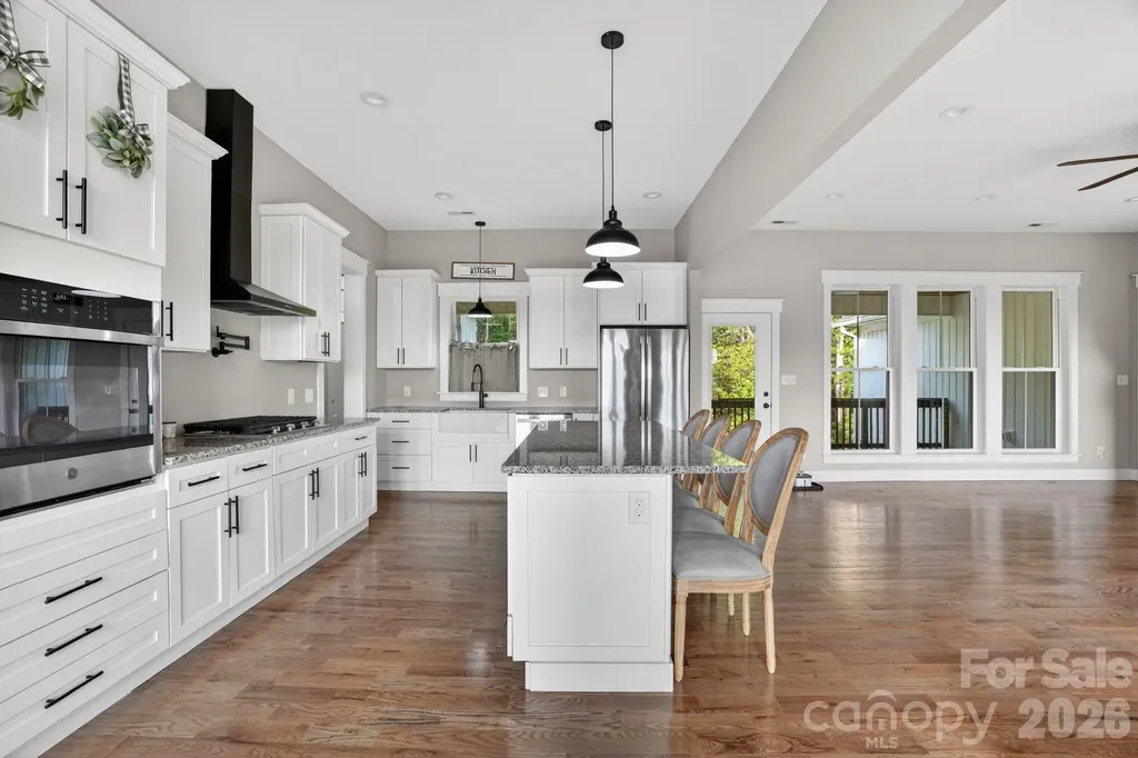 1182 Cape Hickory Road Hickory NC 28601