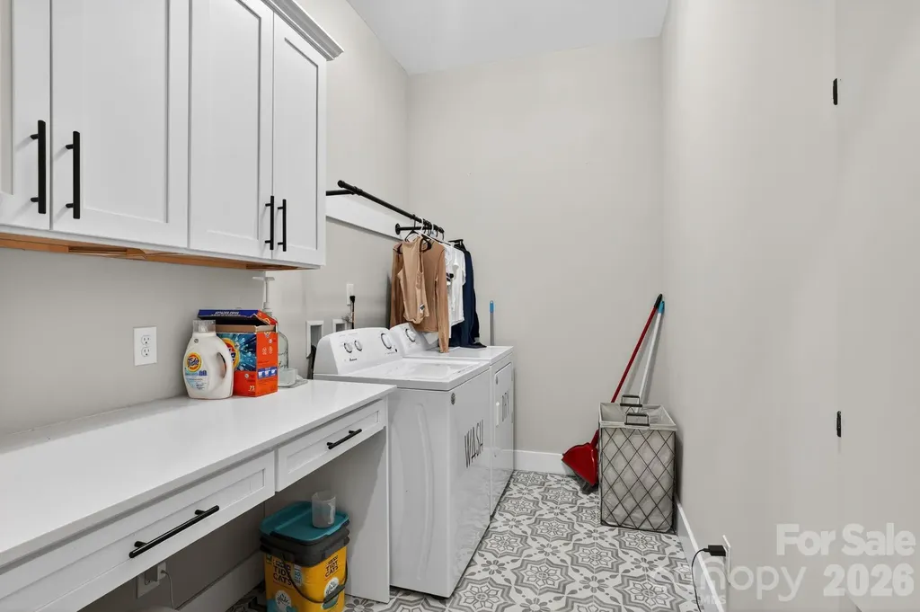 1182 Cape Hickory Road Hickory NC 28601