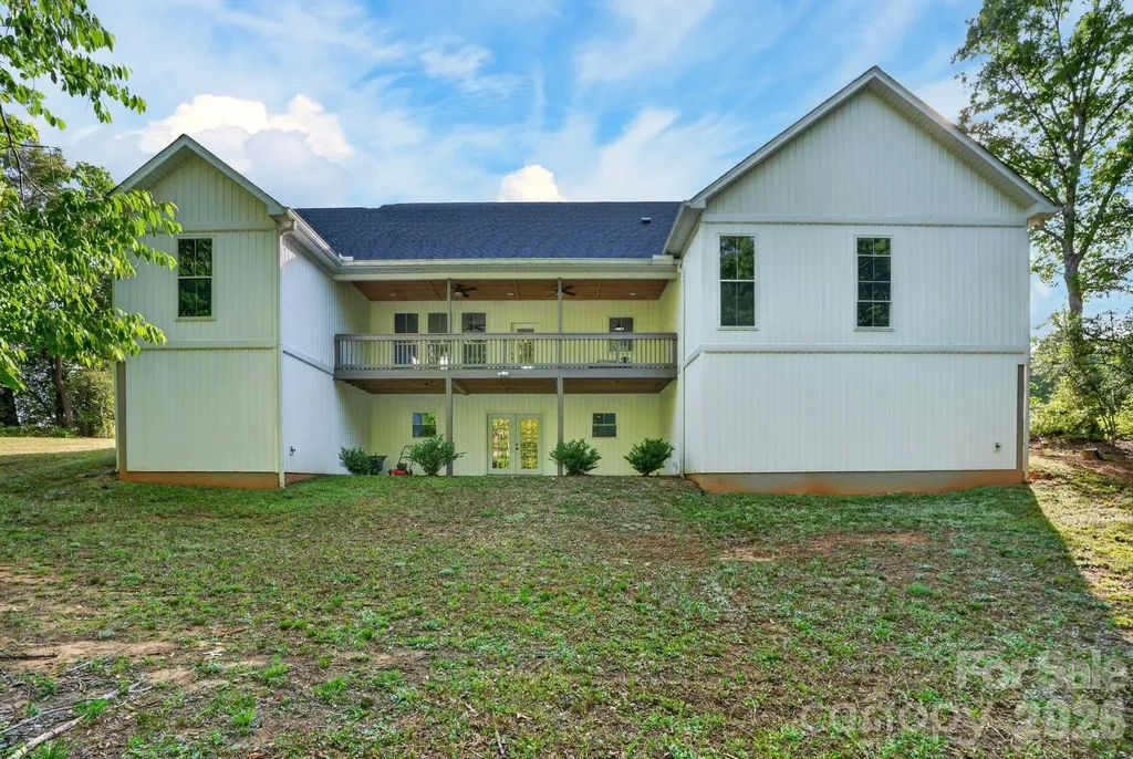 1182 Cape Hickory Road Hickory NC 28601