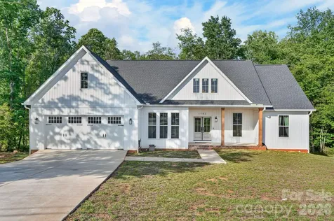 1182 Cape Hickory Road Hickory NC 28601