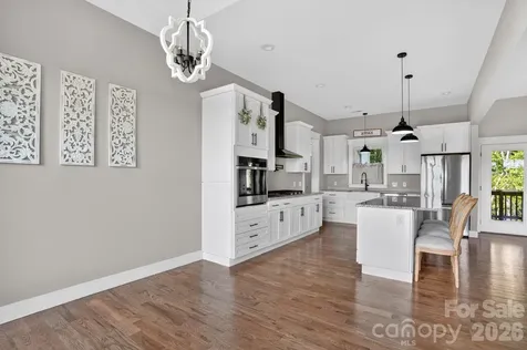 1182 Cape Hickory Road Hickory NC 28601