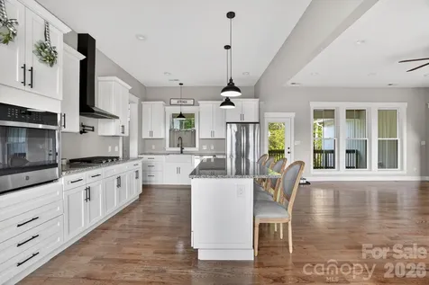 1182 Cape Hickory Road Hickory NC 28601