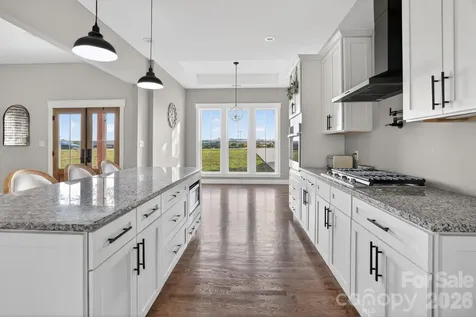 1182 Cape Hickory Road Hickory NC 28601