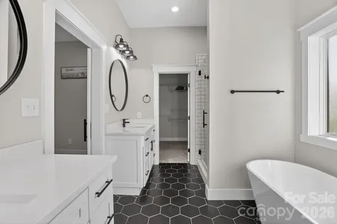 1182 Cape Hickory Road Hickory NC 28601